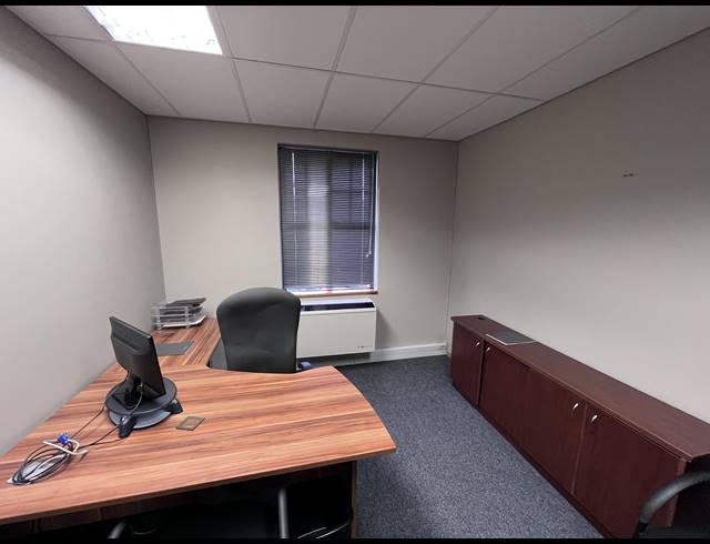 135M² OFFICE TO LET IN DE BRON